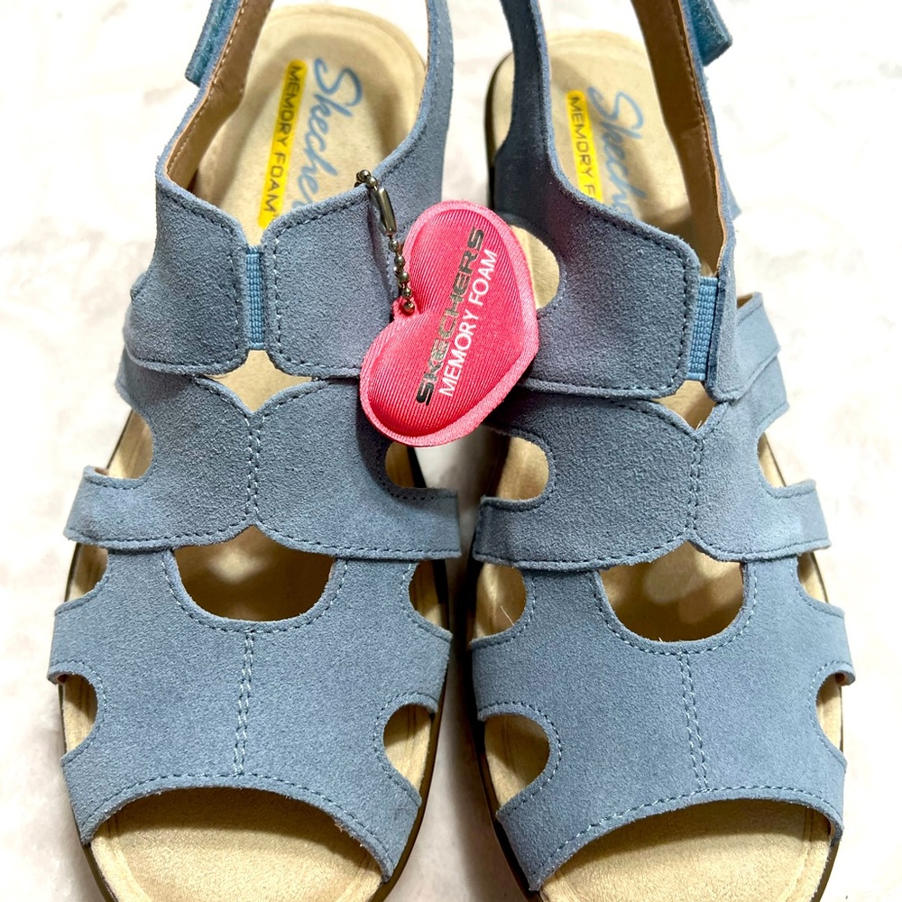 WOMEN’S SKECHERS SANDALS NWT